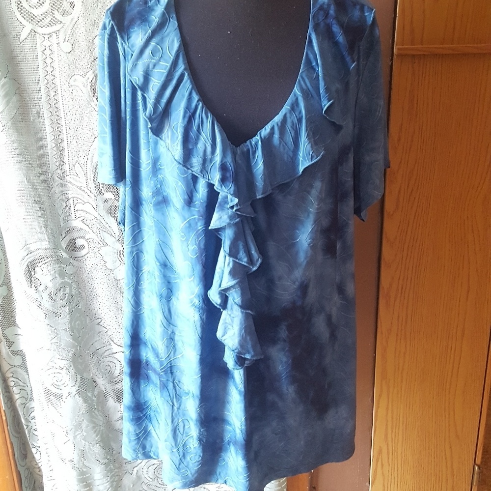 Lot of 2 womans 3x  summer shirts